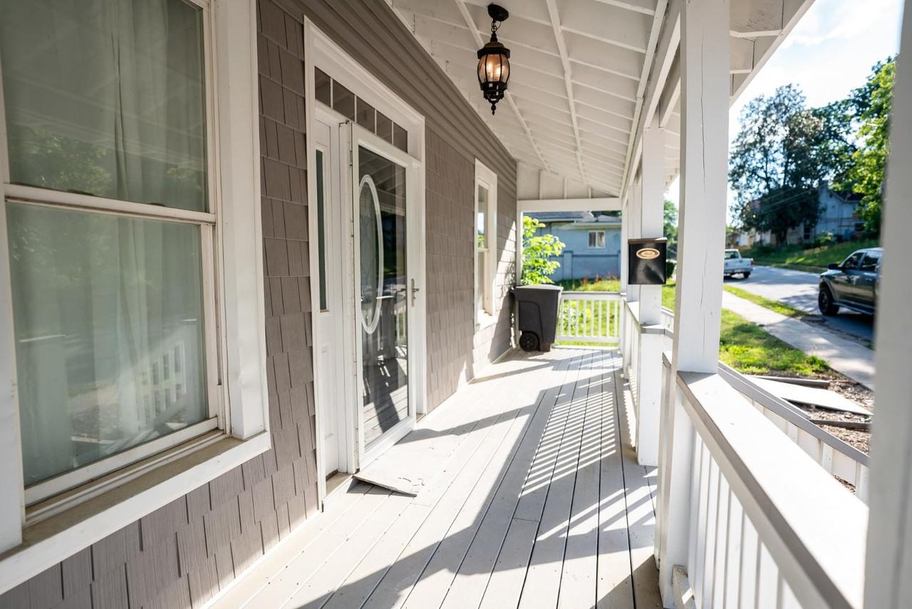 146 E Bell St - Photo 6 of 10