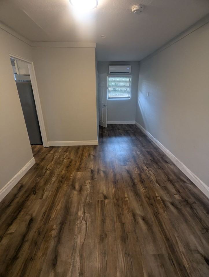 16222 Wallace St - Photo 7 of 14