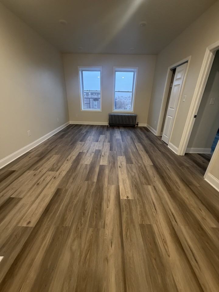 445 Washington Ave #8 - Photo 4 of 12