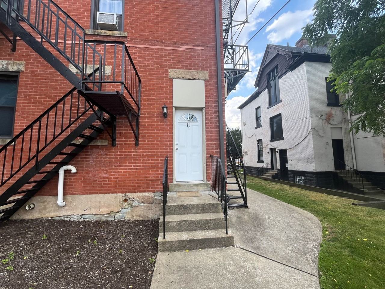 368 S. Atlantic Avenue - Photo 2 of 17