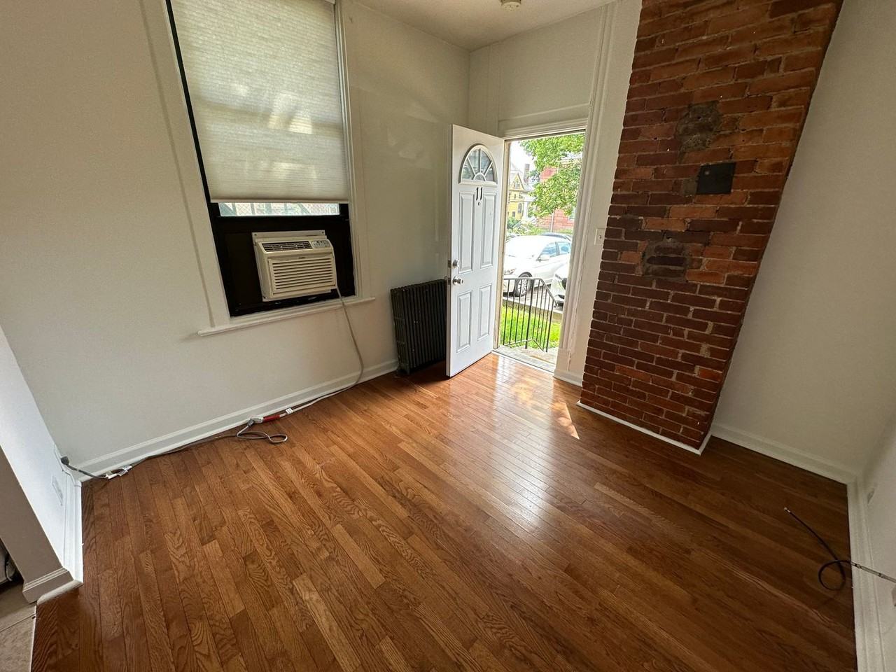 368 S. Atlantic Avenue - Photo 5 of 17