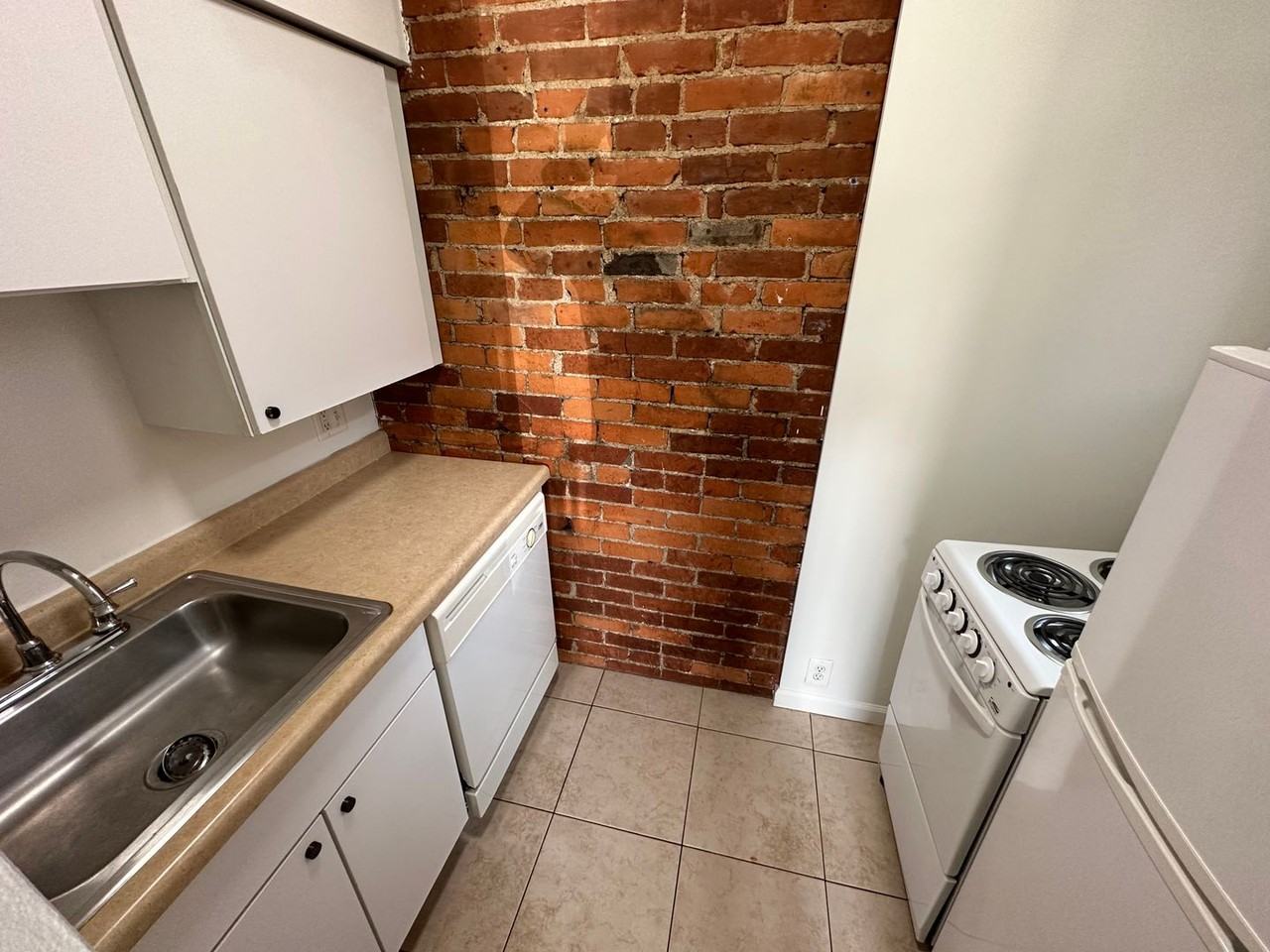 368 S. Atlantic Avenue - Photo 6 of 17