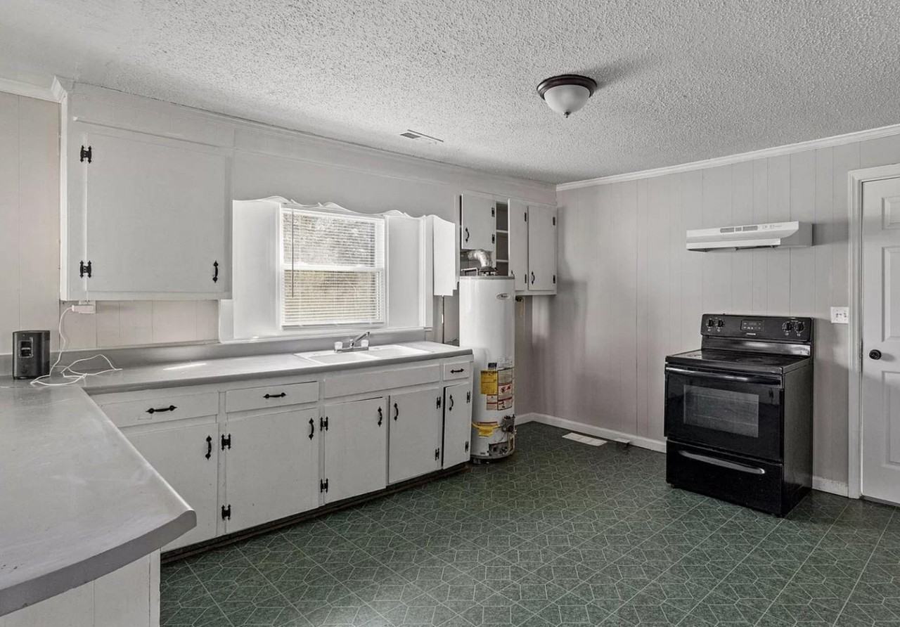 1605 Collinston Dr - Photo 6 of 10