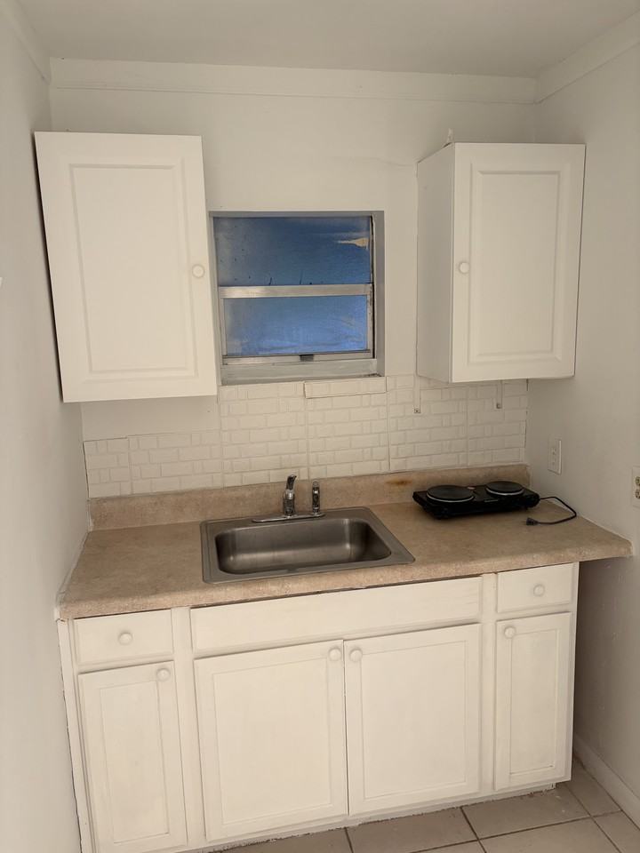 1111 Ne 204th Ter #0 - Photo 6 of 9