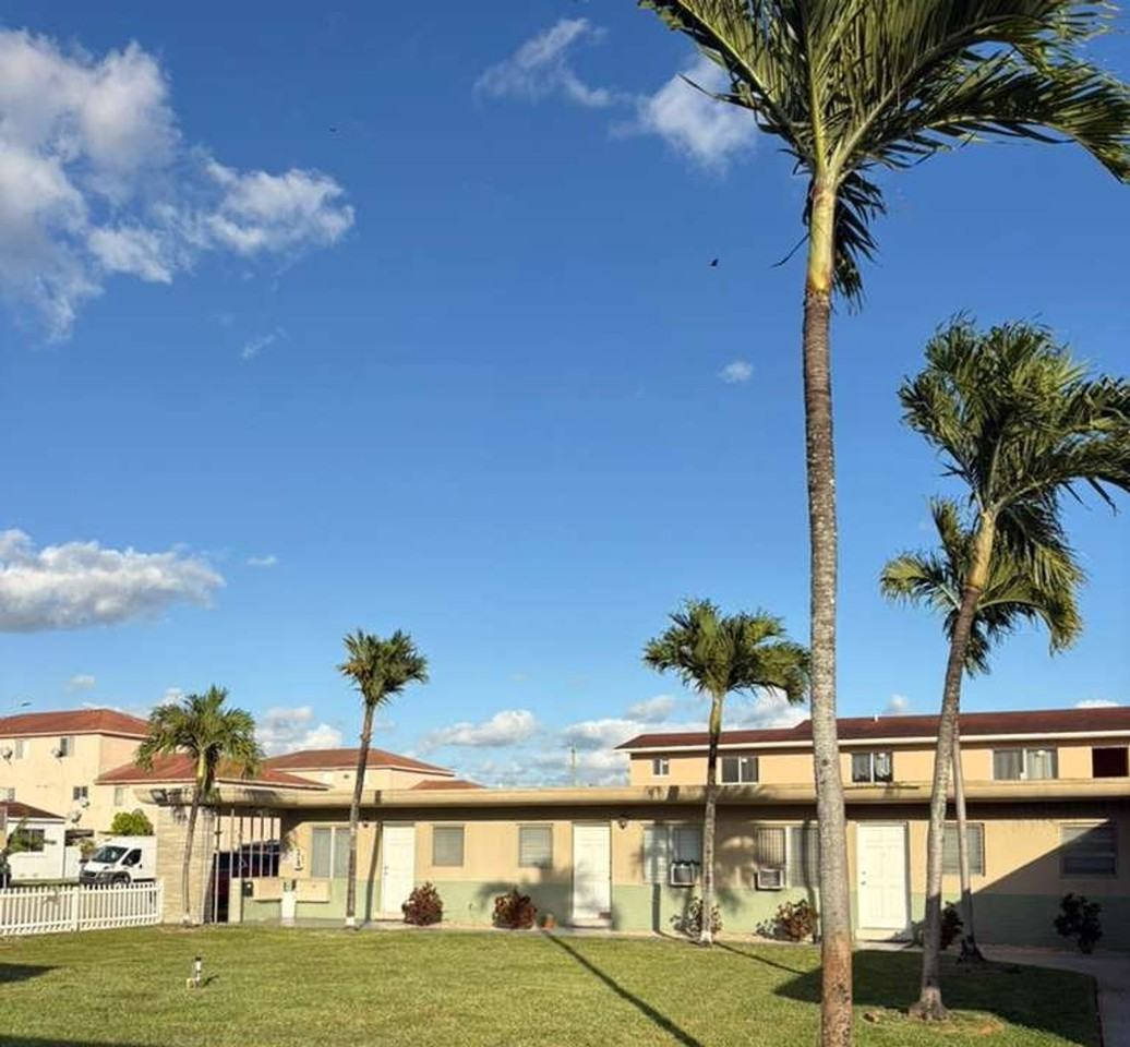 Naomi Apartments - Photo 3 of 10