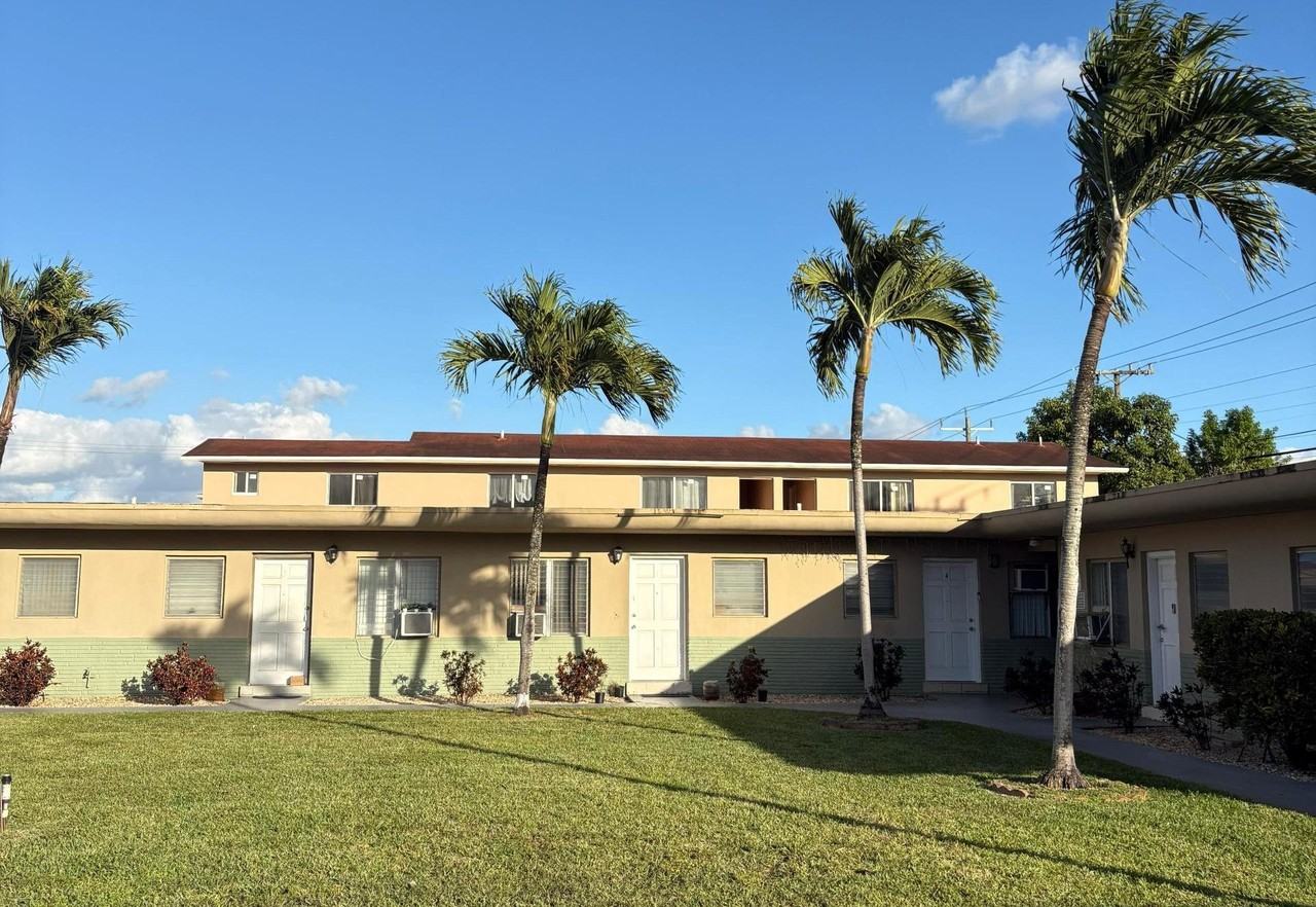 Naomi Apartments - Photo 6 of 10