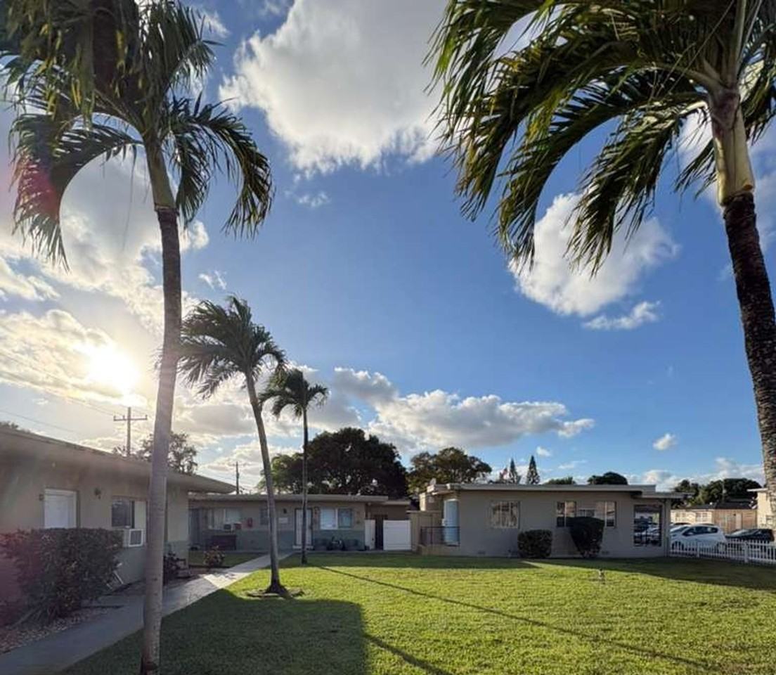 Naomi Apartments - Photo 7 of 10