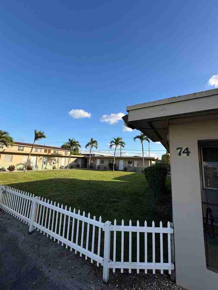 Naomi Apartments - Photo 3 of 8