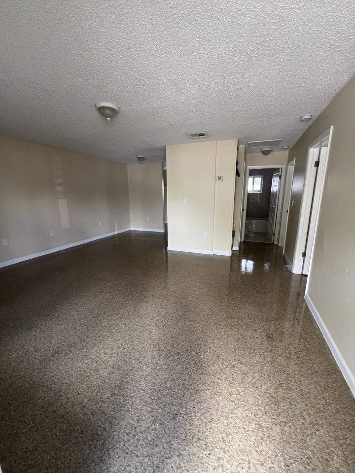 21591 Sw 115th Ave #21595 - Photo 4 of 11