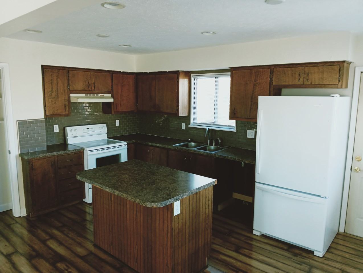 10636 Nicholas St #1 - Photo 4 of 17