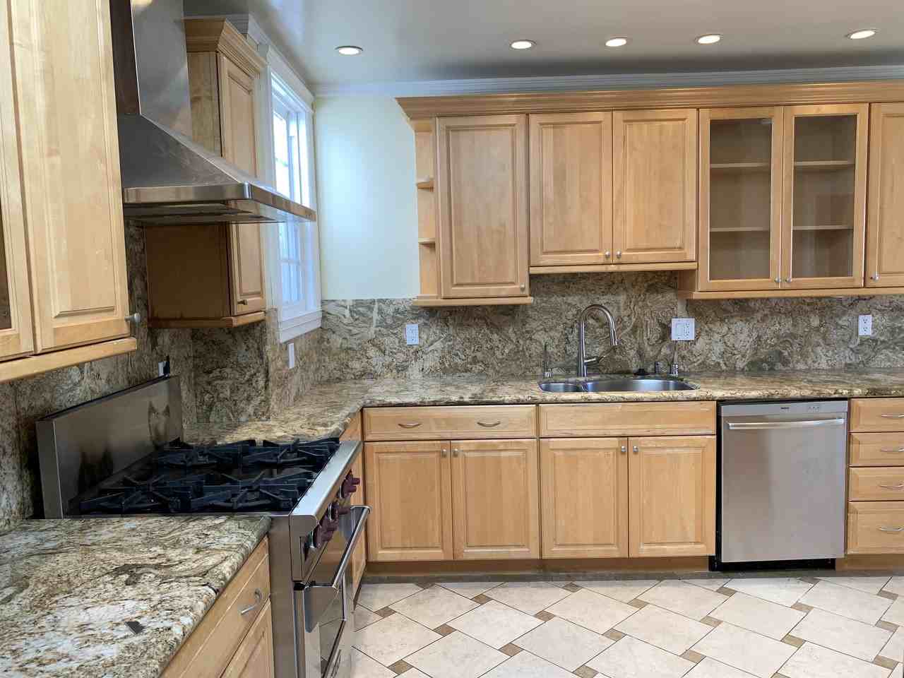 2125 Vicente St #1 - Photo 5 of 19