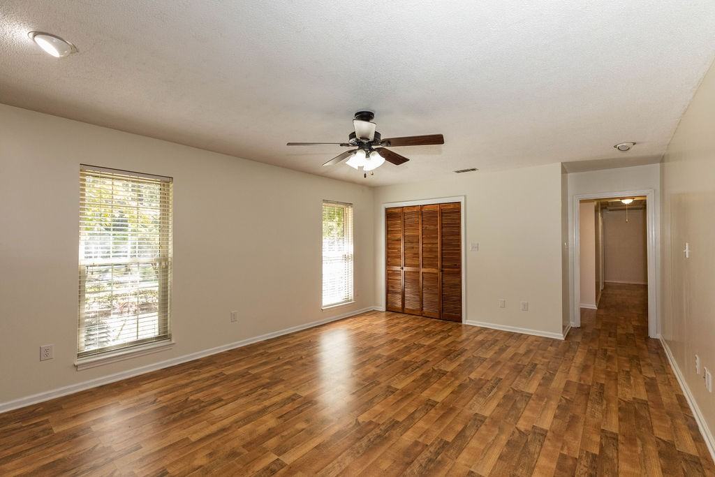 404 E 1st St #1 - Photo 5 of 21