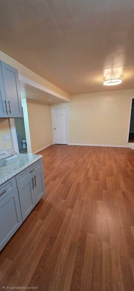 400 N Dillard St #NA - Photo 4 of 8