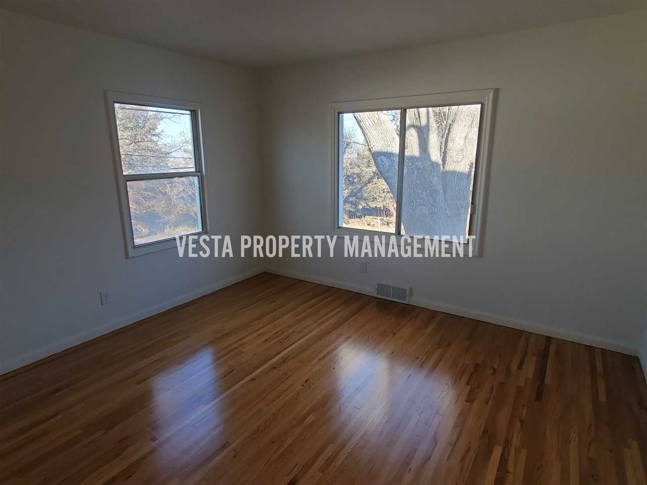 1516 36th St #1 - Photo 7 of 16