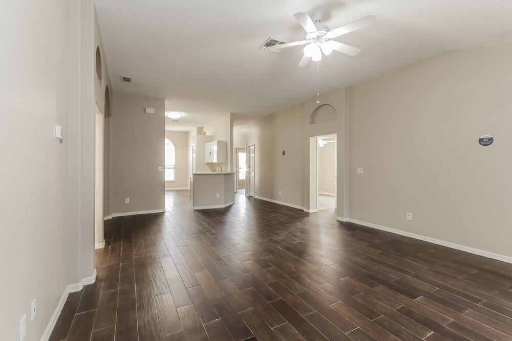 19009 Weatherstone Dr - Photo 3 of 16