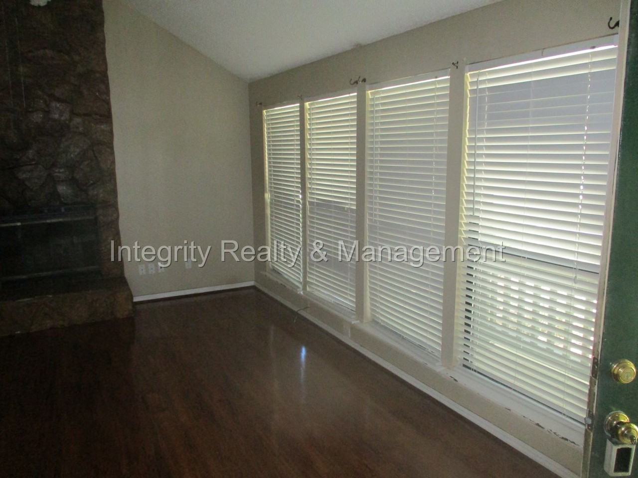 8176 Kilwinning Ln - Photo 5 of 15