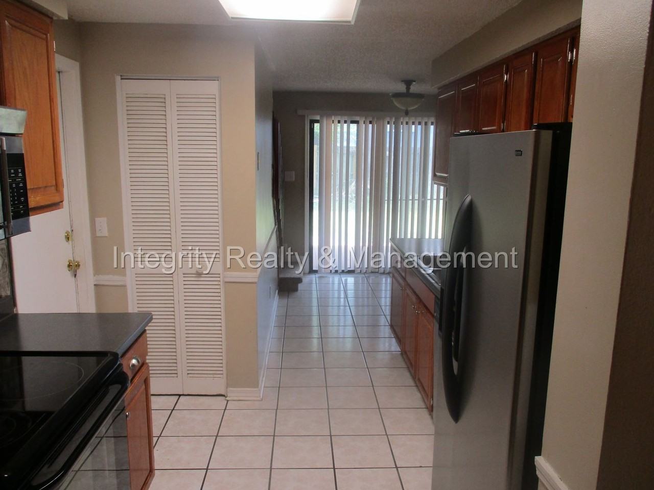 8176 Kilwinning Ln - Photo 7 of 15