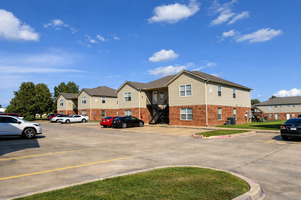 Emma East Apartments - Photo 3 of 3