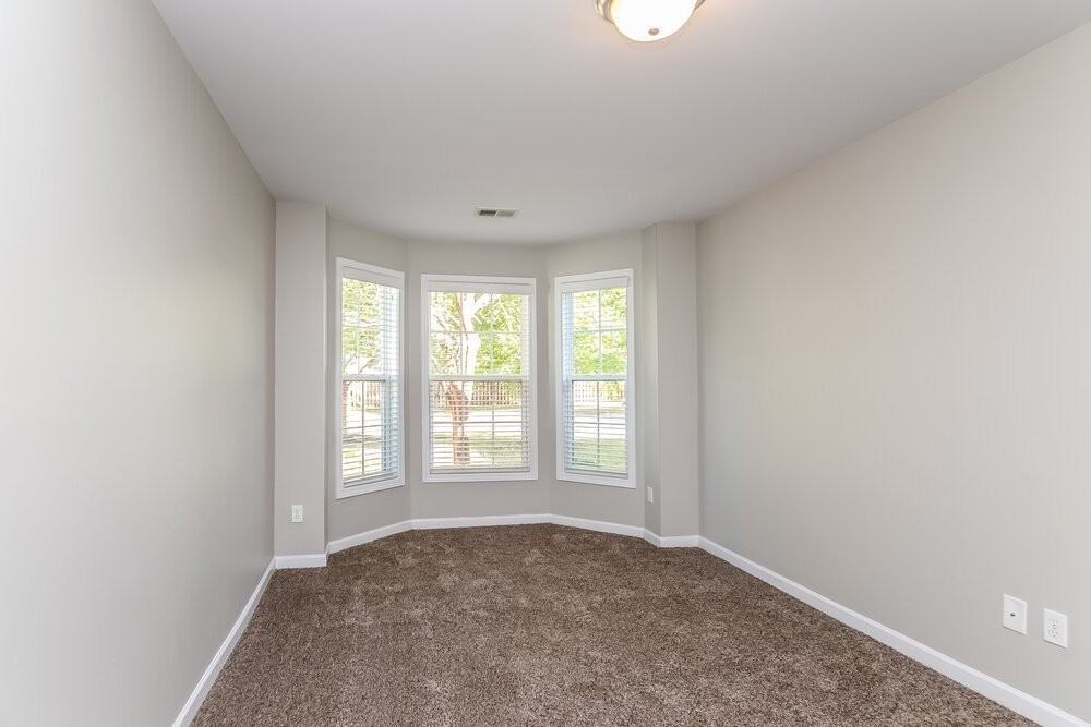 172 Lantana Dr - Photo 6 of 17