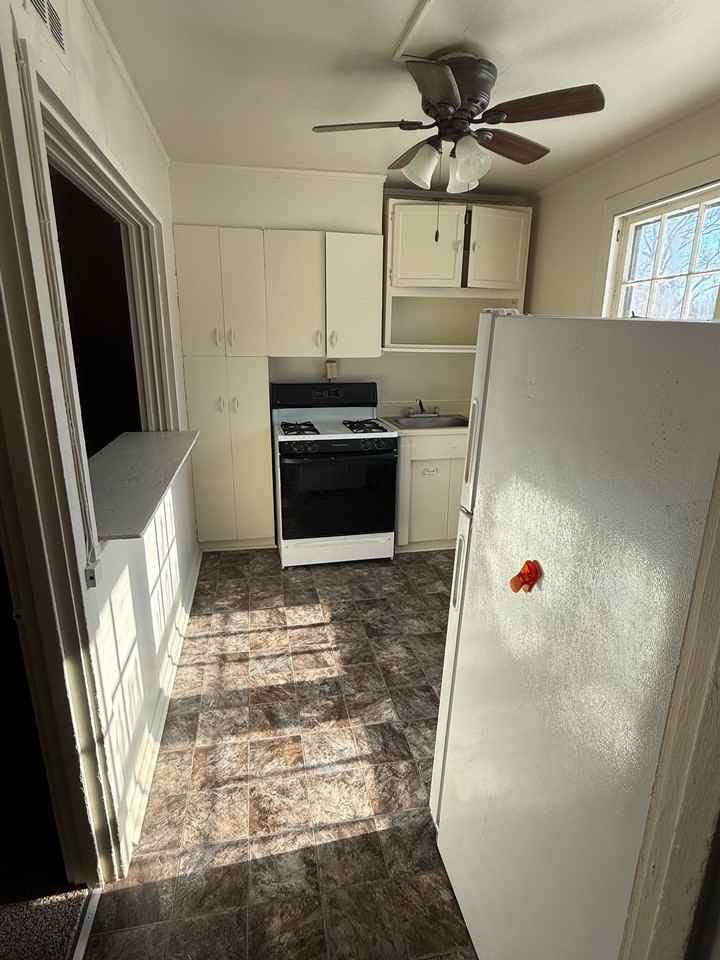 6 Riley Manor Cir #1 - Photo 2 of 11