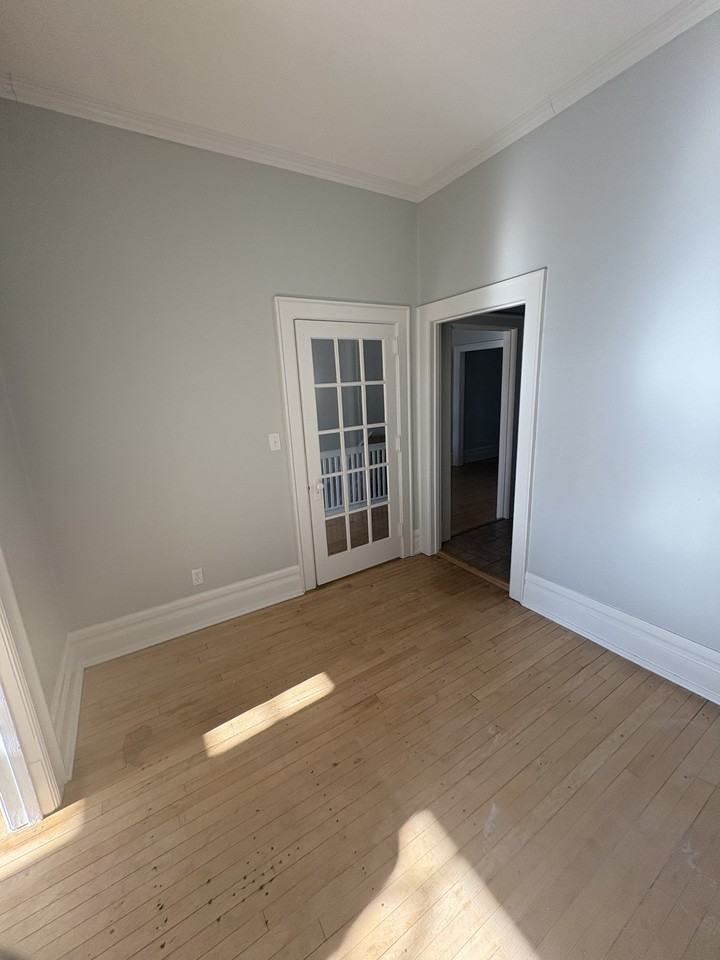 125 E Maumee St #1 - Photo 4 of 7