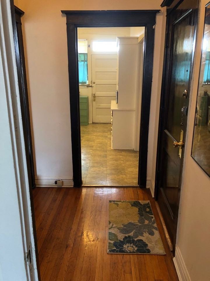 3504 N Wolcott Ave - Photo 4 of 18