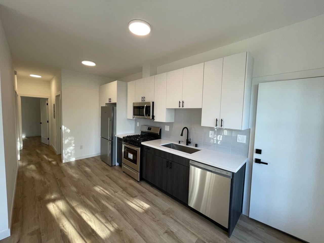 Savanna 7th Avenue - Photo 5 of 26