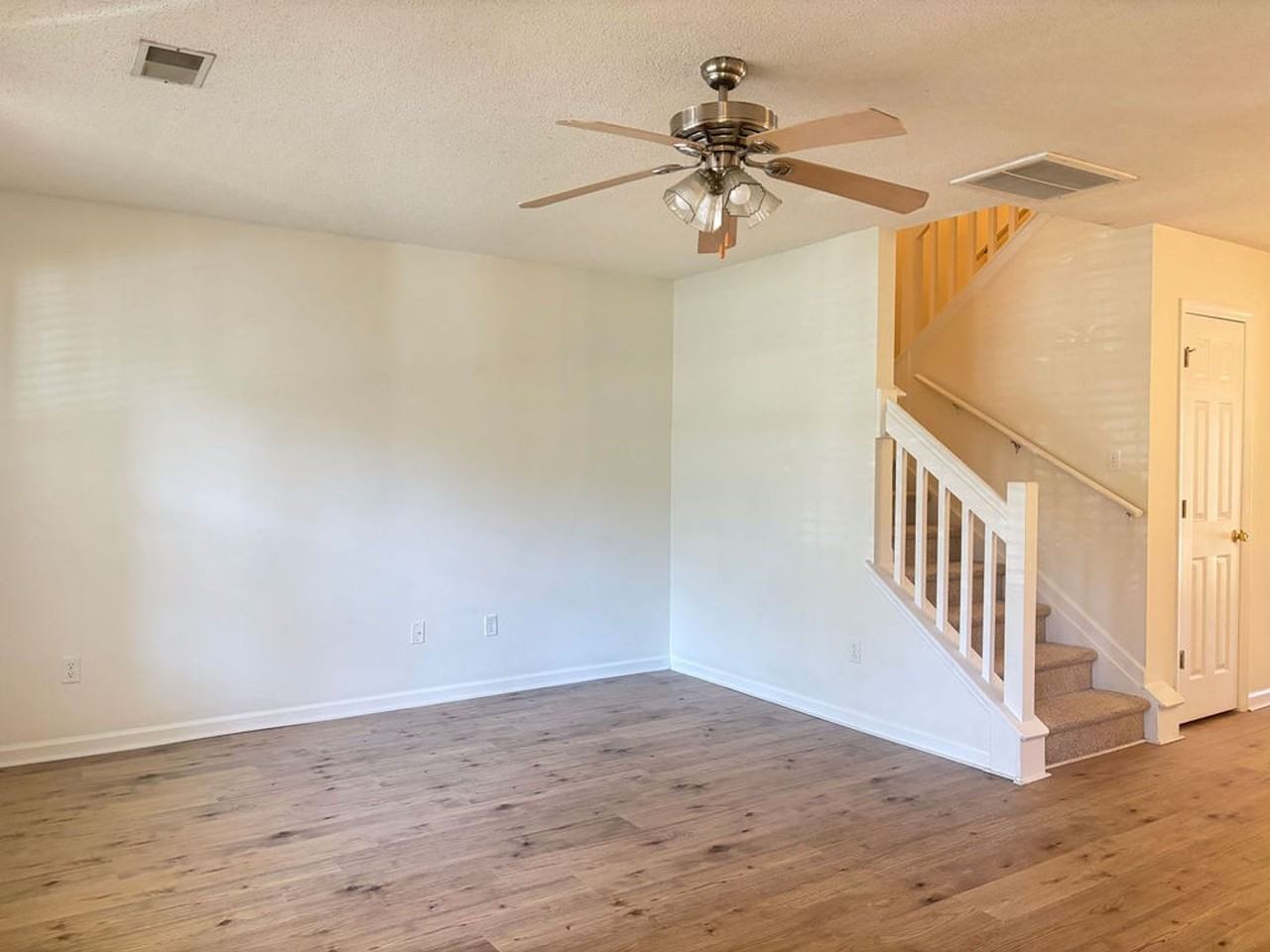 8146 Shadow Oak Dr - Photo 5 of 22