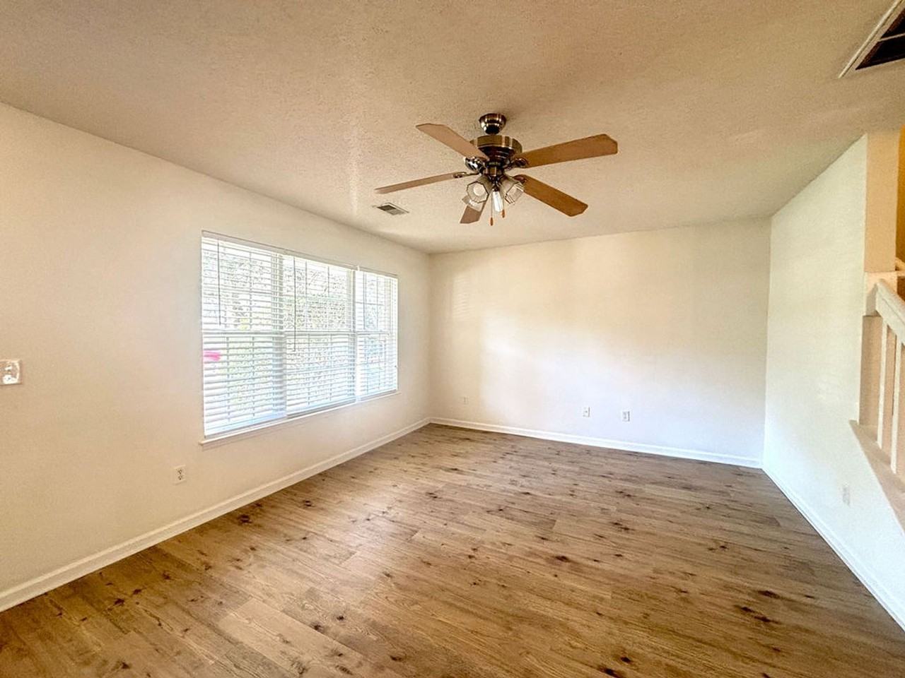 8146 Shadow Oak Dr - Photo 7 of 22