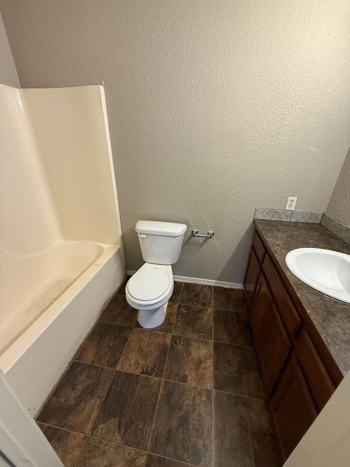 1801 N Short L St - Photo 4 of 20