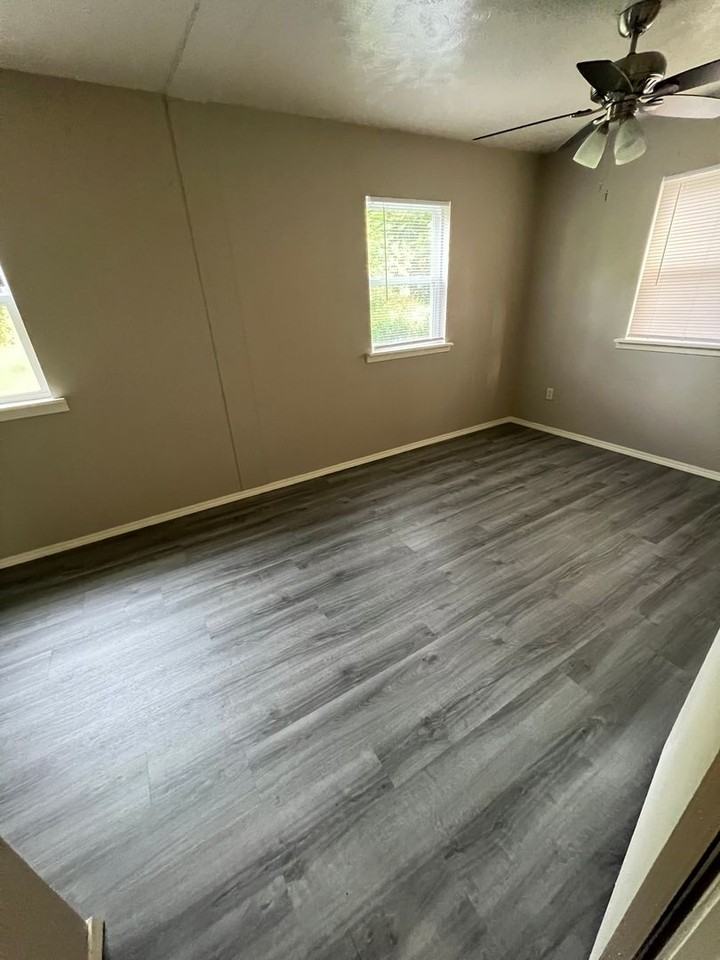 1029 South St - Photo 3 of 8