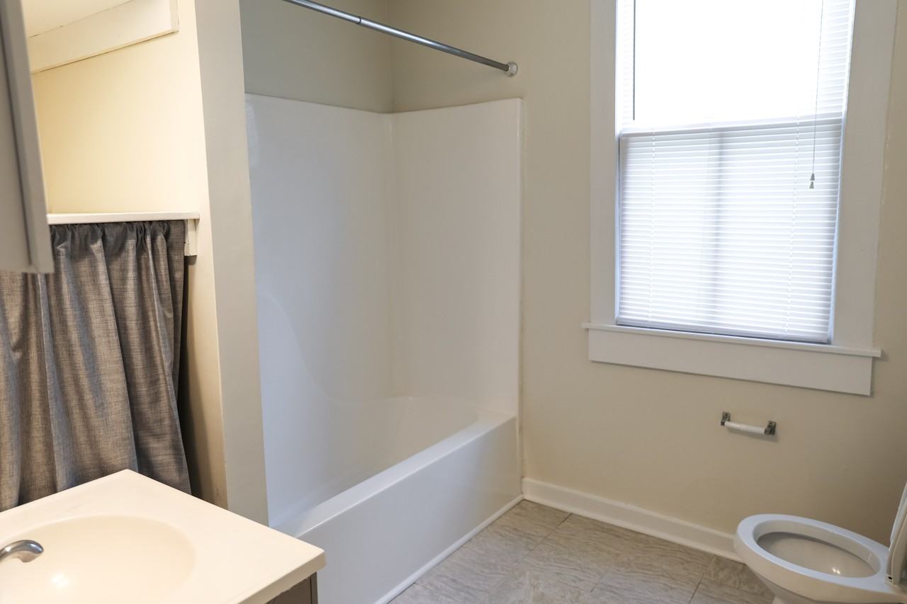 561 Rutledge Ave #B - Photo 3 of 18