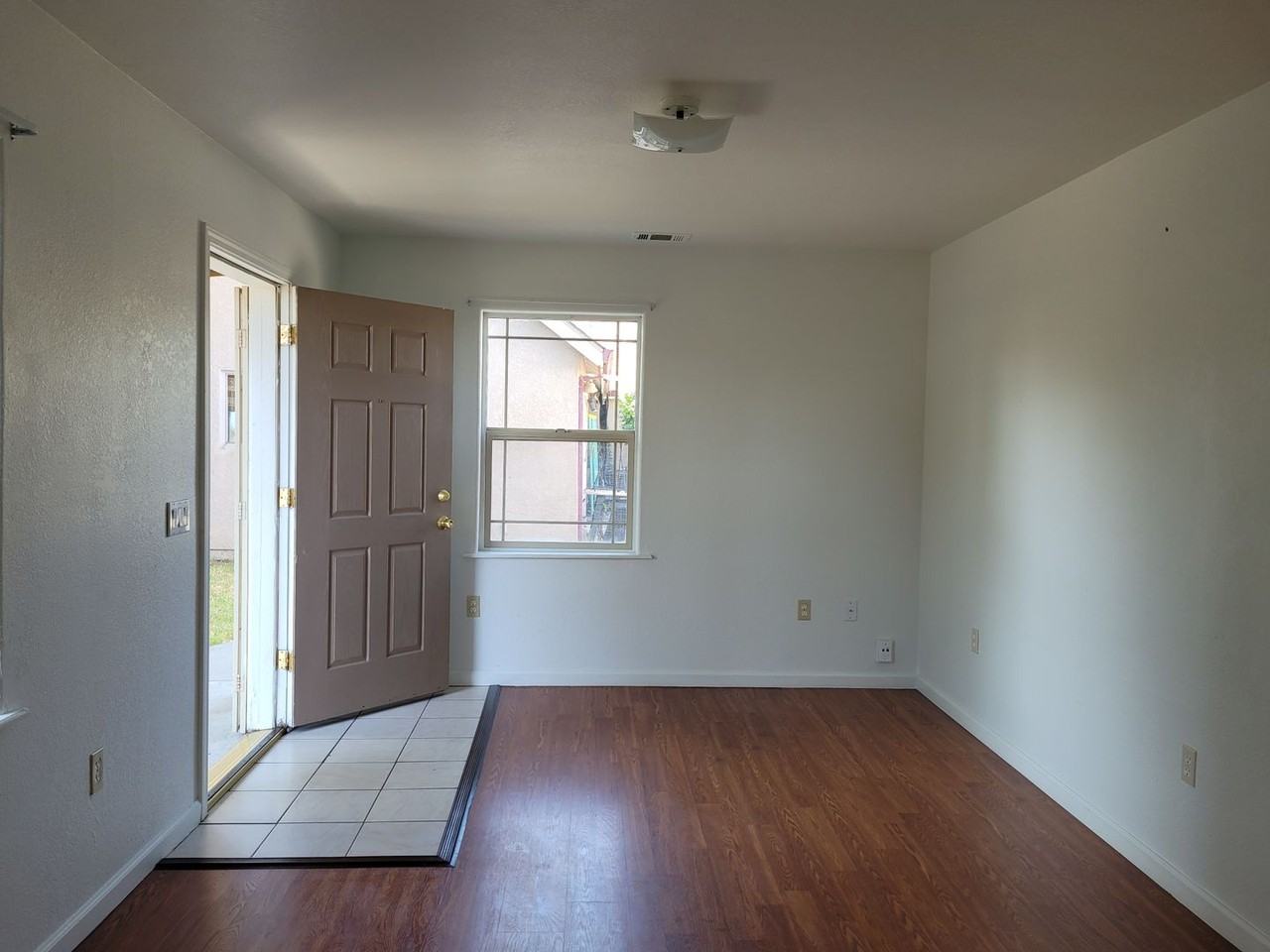 585 South Ave - Photo 2 of 6