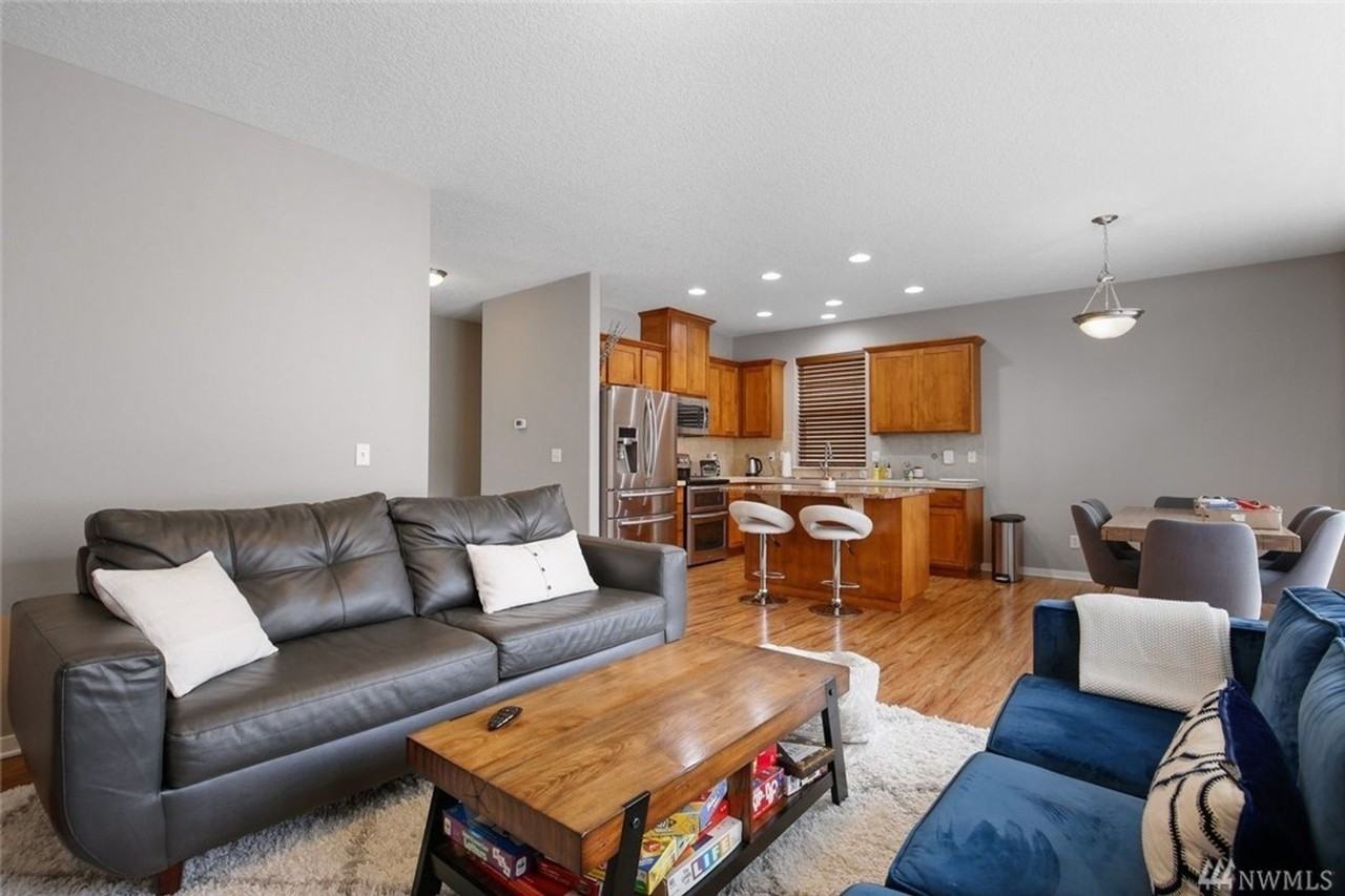 5409 Ne 54th St - Photo 2 of 20