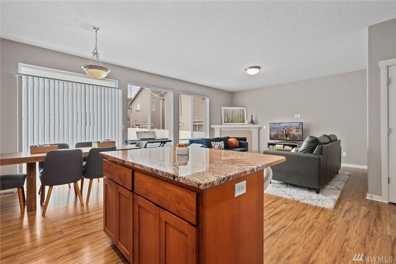 5409 Ne 54th St - Photo 5 of 20