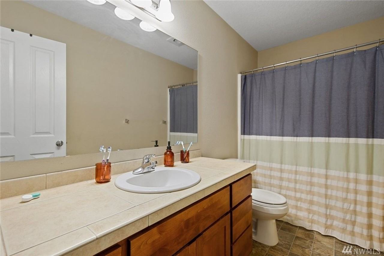 5409 Ne 54th St - Photo 7 of 20