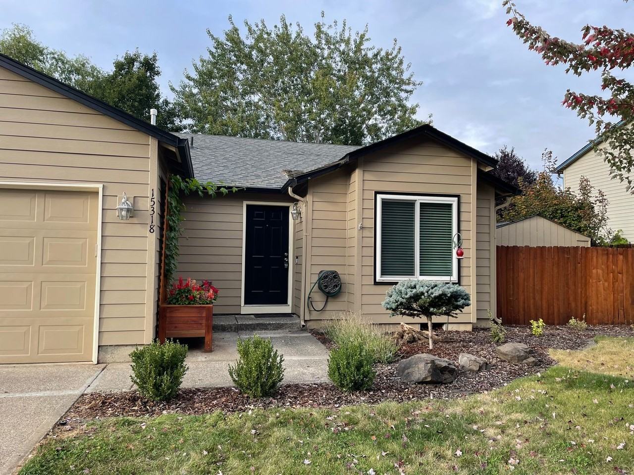 15318 Ne 45th St - Photo 2 of 20