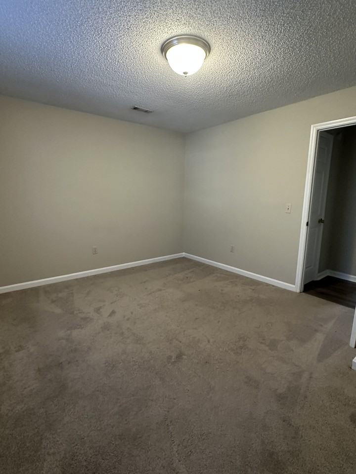 1428 Central Ln #1 - Photo 6 of 13