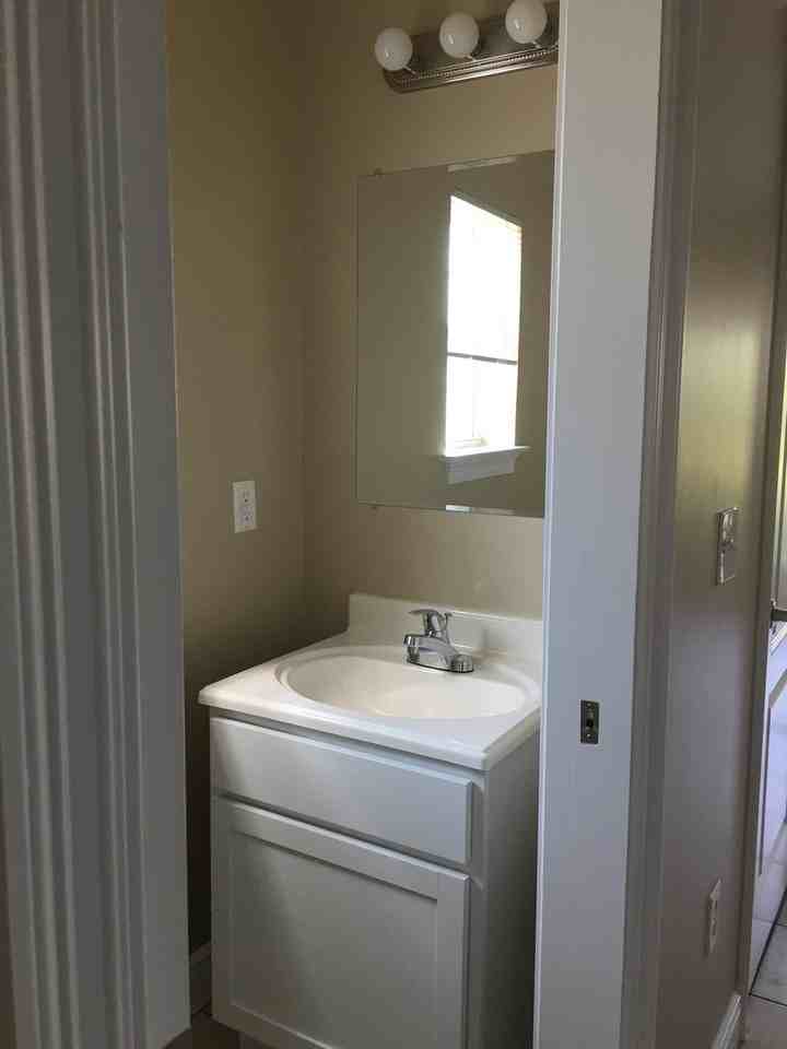 7009 Edwardian Ct - Photo 7 of 16