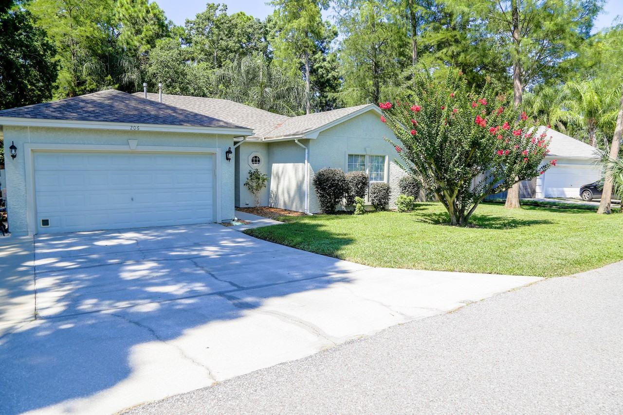 206 Sago Palm St - Photo 2 of 20