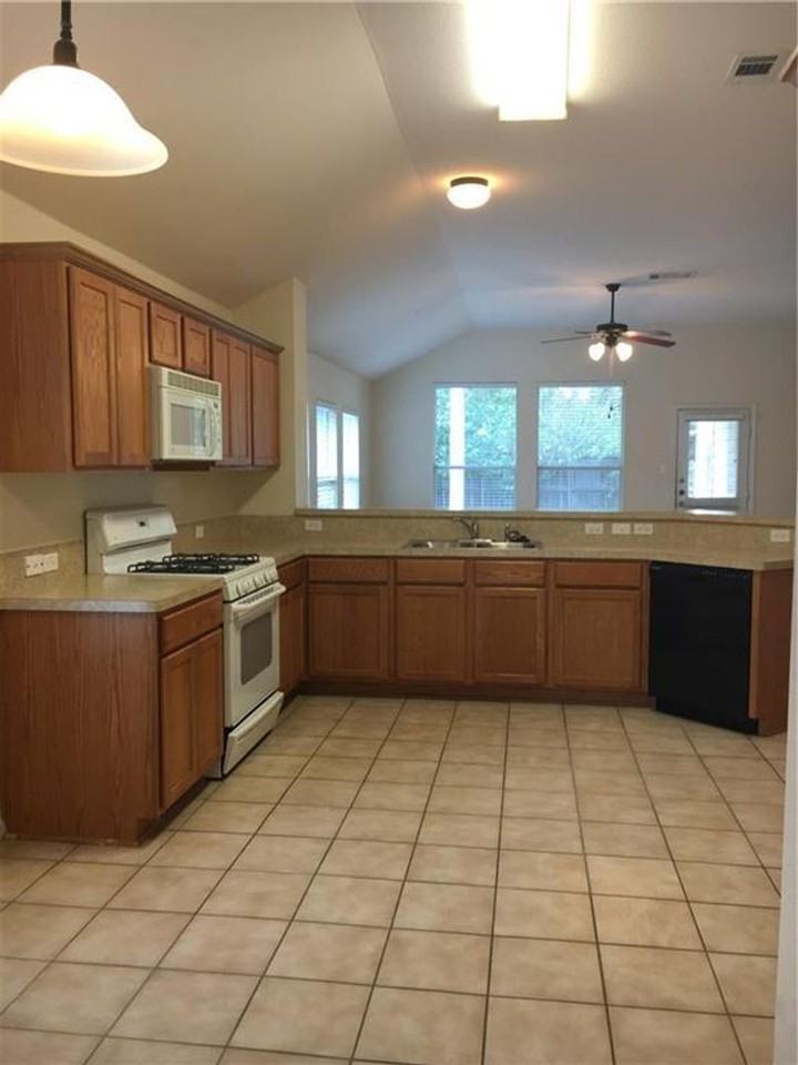 13212 Kenswick Dr - Photo 7 of 26