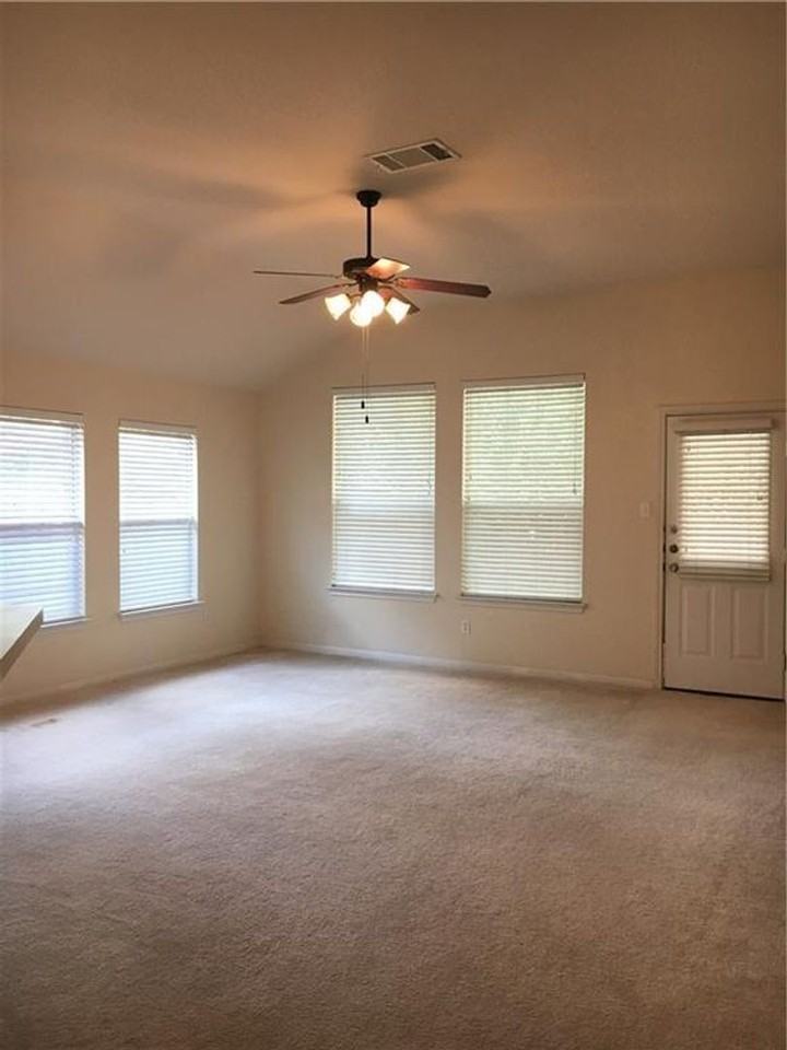 13212 Kenswick Dr - Photo 5 of 26