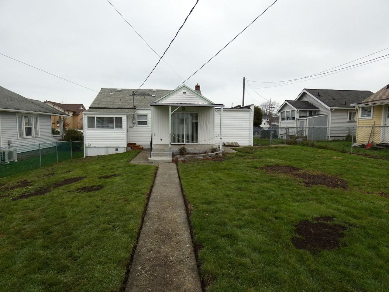 330 E 6th St - Photo 2 of 21