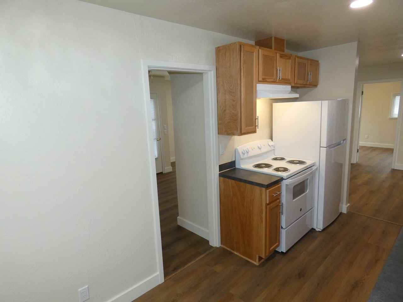 330 E 6th St - Photo 6 of 21