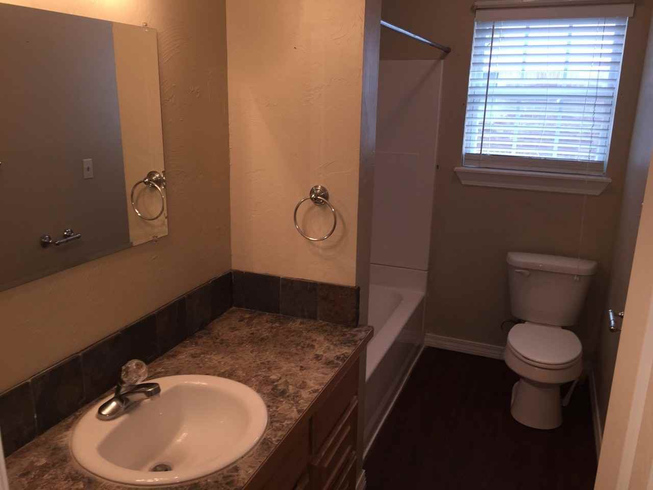 905 W 24th St - Photo 6 of 10