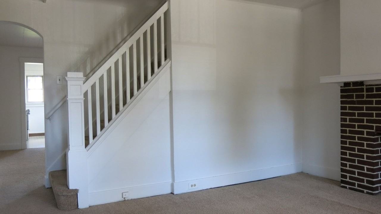 1851 Chislett St - Photo 4 of 12