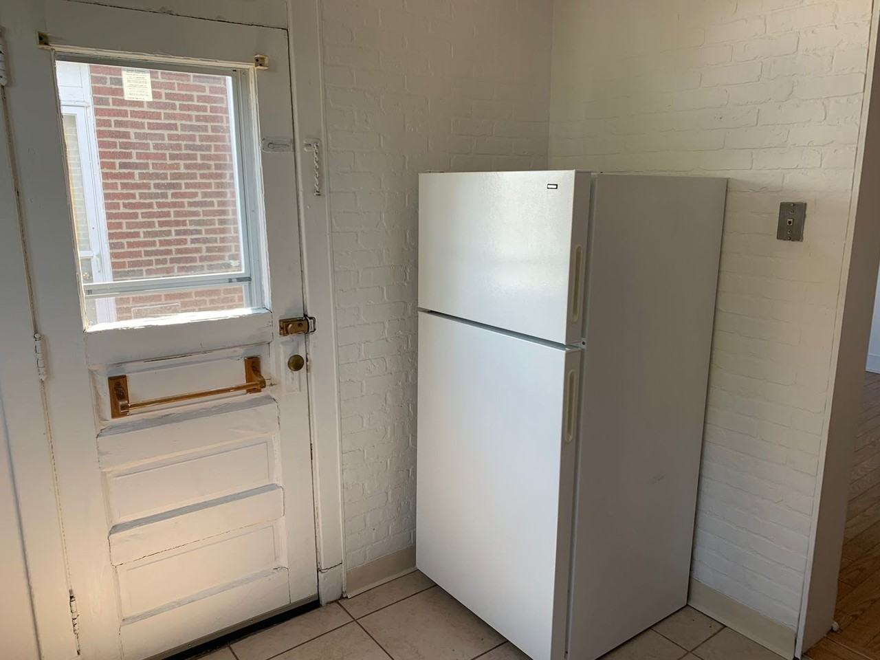 1876 Morningside Ave - Photo 4 of 13