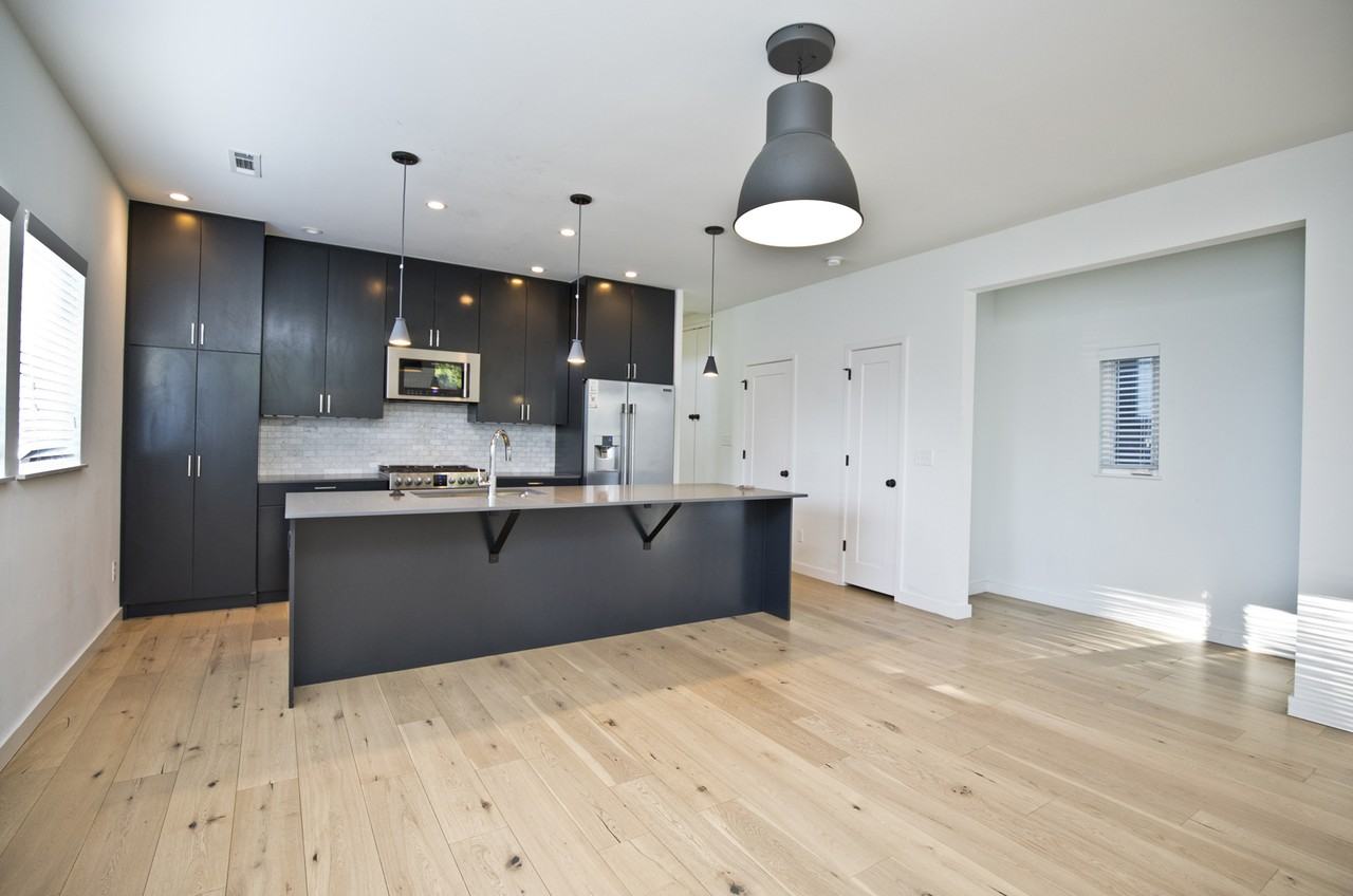 716 W Stone St #1 - Photo 2 of 26