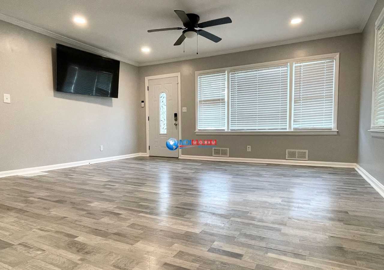 3033 Belvedere Ln - Photo 4 of 16