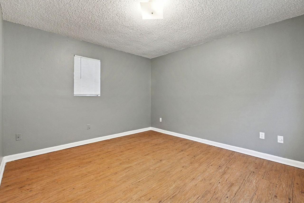 416 Evelina St - Photo 6 of 11